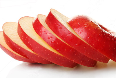 Rote Äpfel in Scheiben