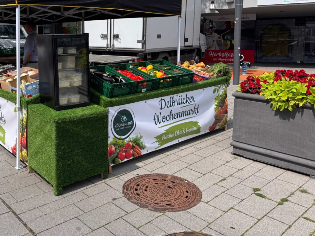 Marktstand von Köckerling auf dem Alten Markt in Delbrück